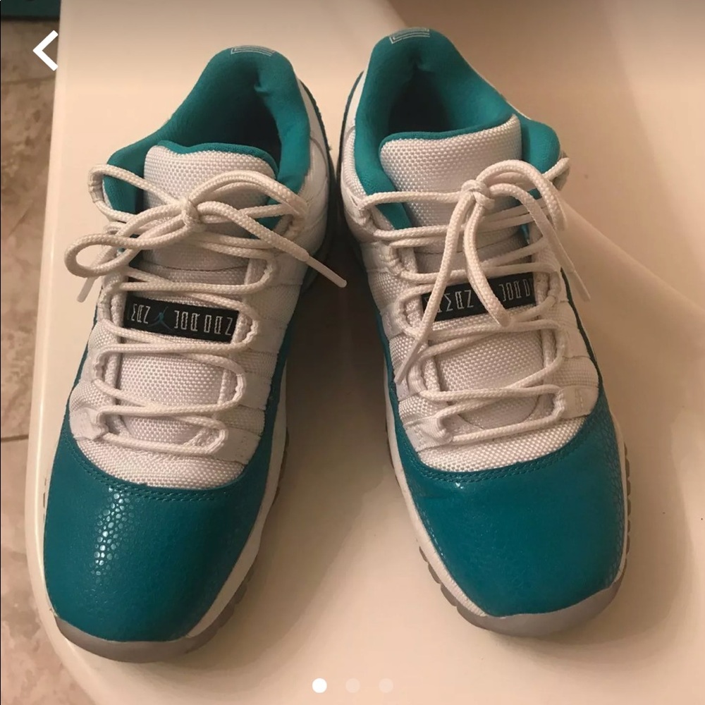 Jordan 11’s worn twice .